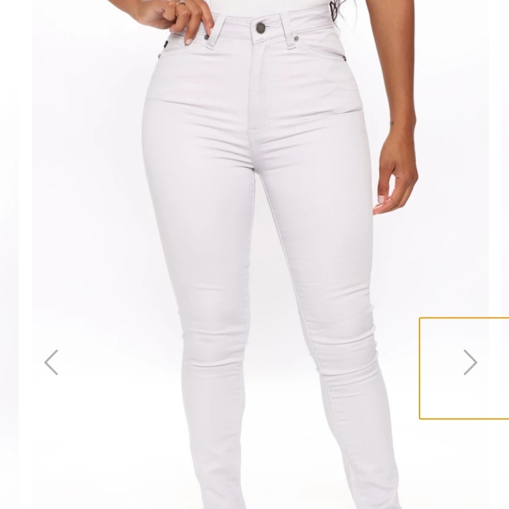 FASHION NOVA LAVENDER SKINNY 👖